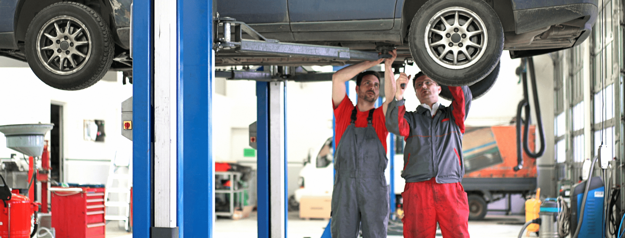 Milyen messze helyezze a kétoszlopos emelőt a faltól?